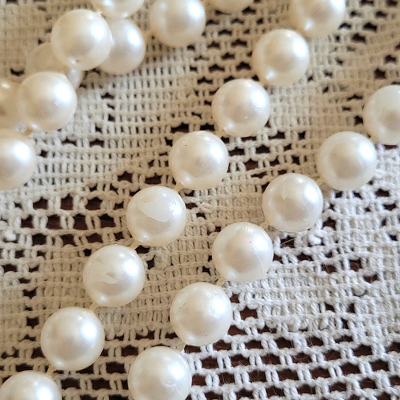 Long faux string pearls FREE with Bundle - Picture 3 of 4
